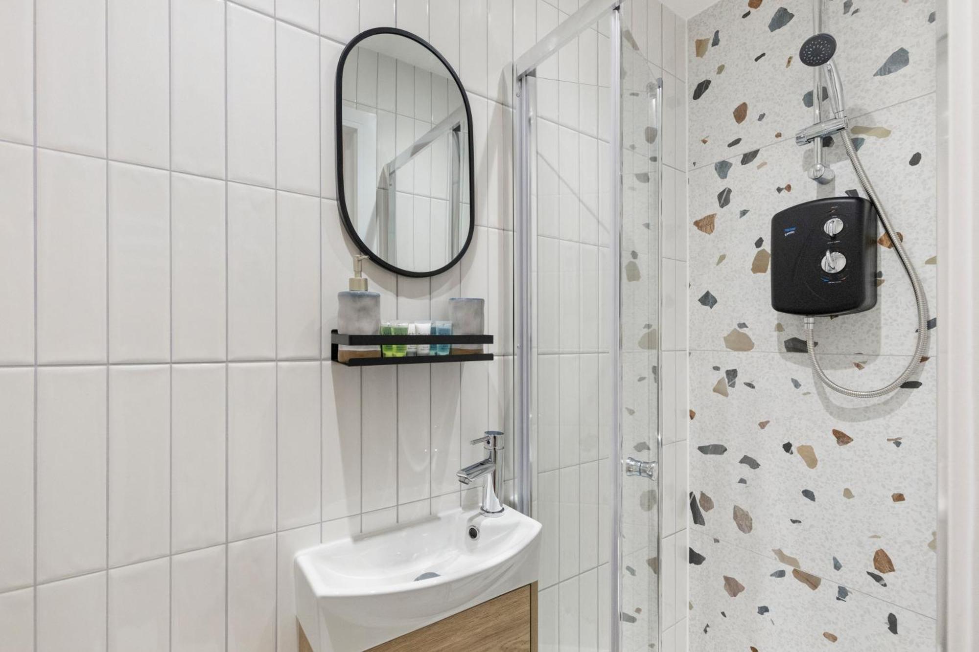Chic Pad: Modern Retreat Апартаменты